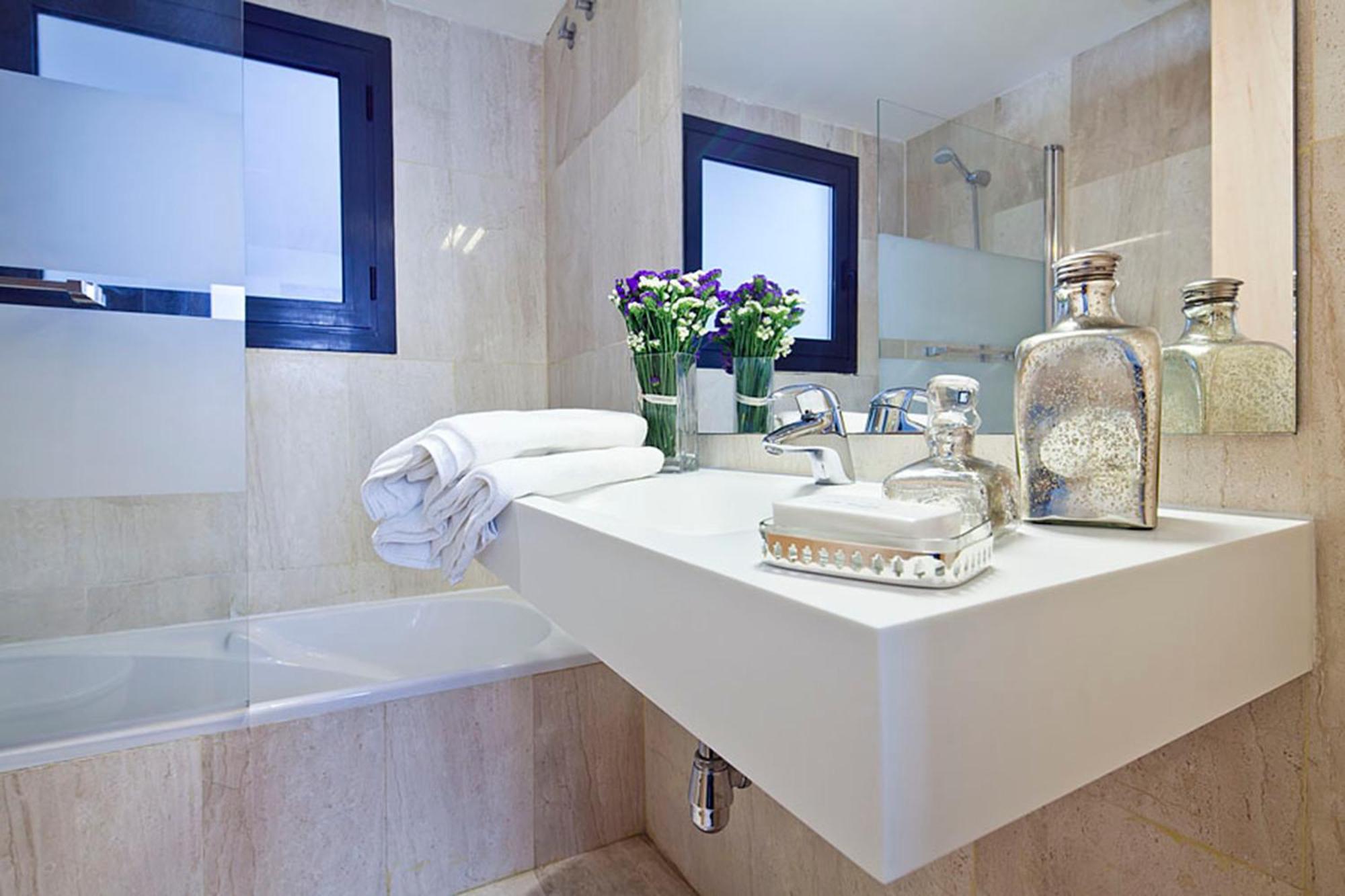 Apartment Barcelona Rentals - Private Pool And Garden Center ห้อง รูปภาพ