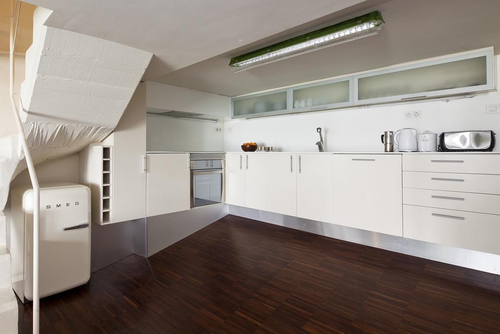 Apartment Barcelona Rentals - Private Pool And Garden Center ภายนอก รูปภาพ