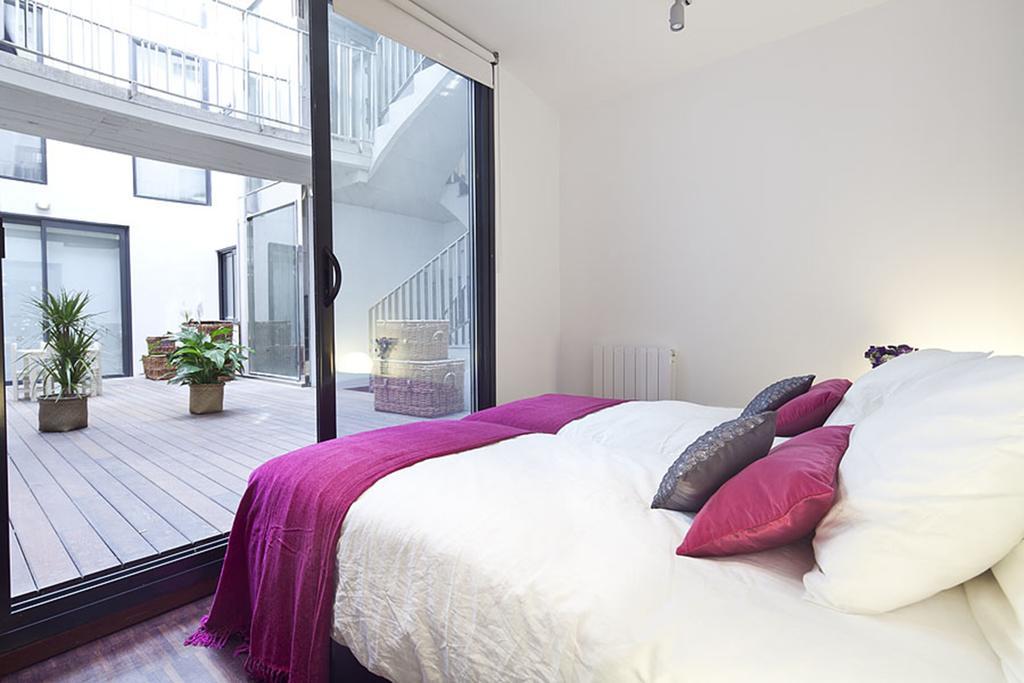 Apartment Barcelona Rentals - Private Pool And Garden Center ภายนอก รูปภาพ